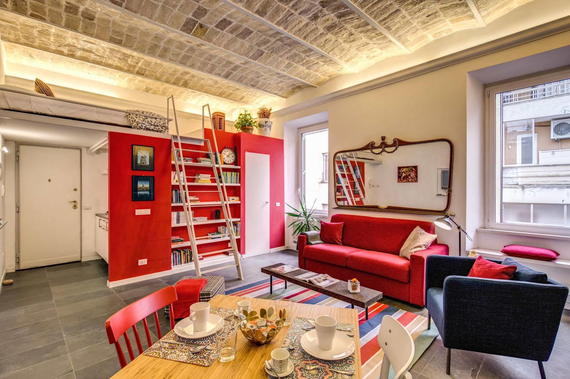 Apartment Aweshome - Colosseo Red Design